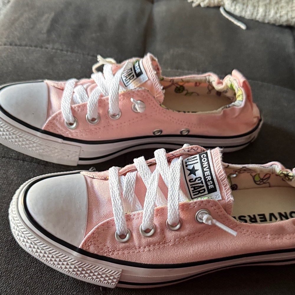 Converse women’s Light Pink All Star Sneakers